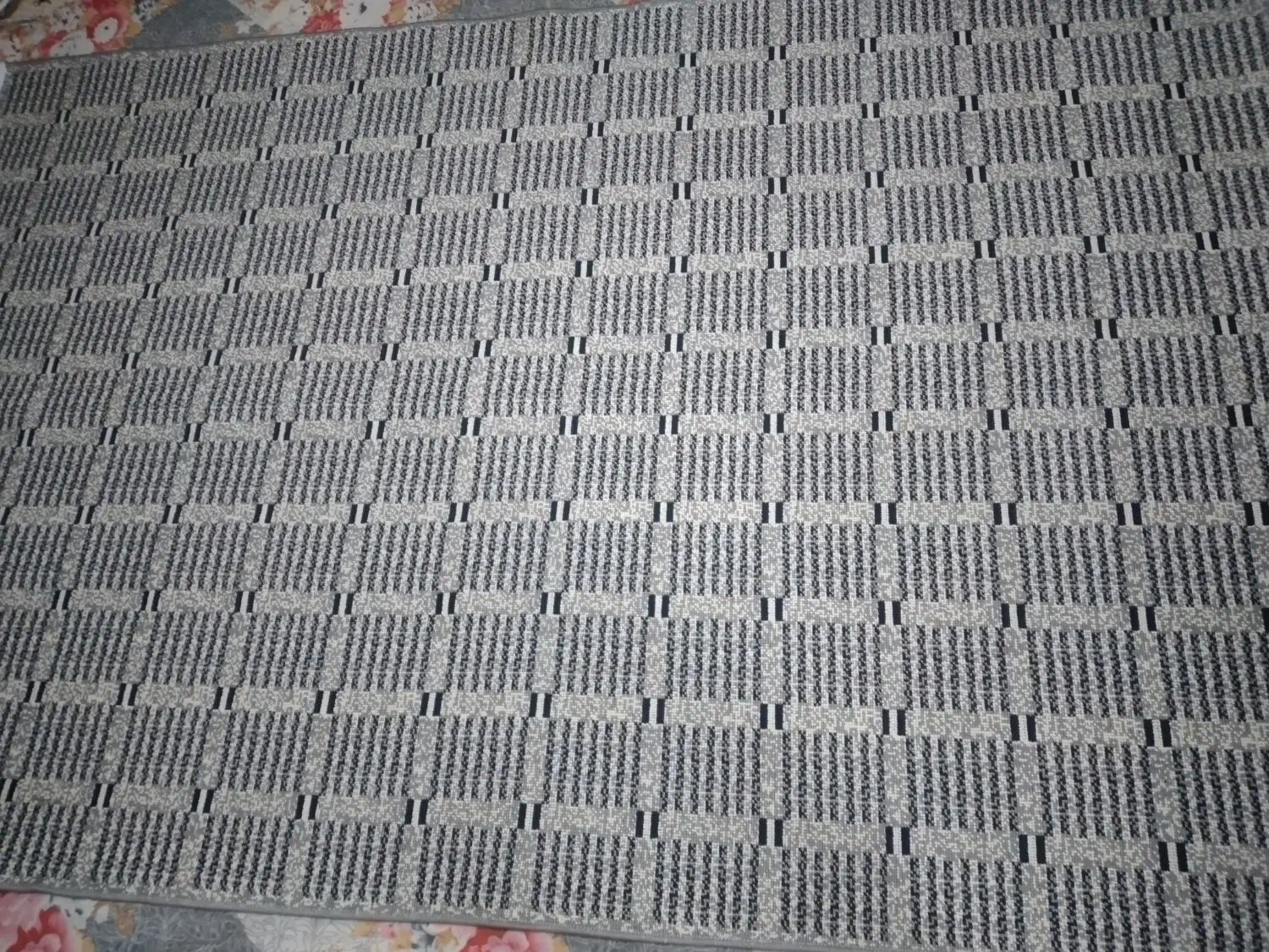 گلیم ۴متری|گلیم، جاجیم، گبه|صومعه‌سرا, |دیوار