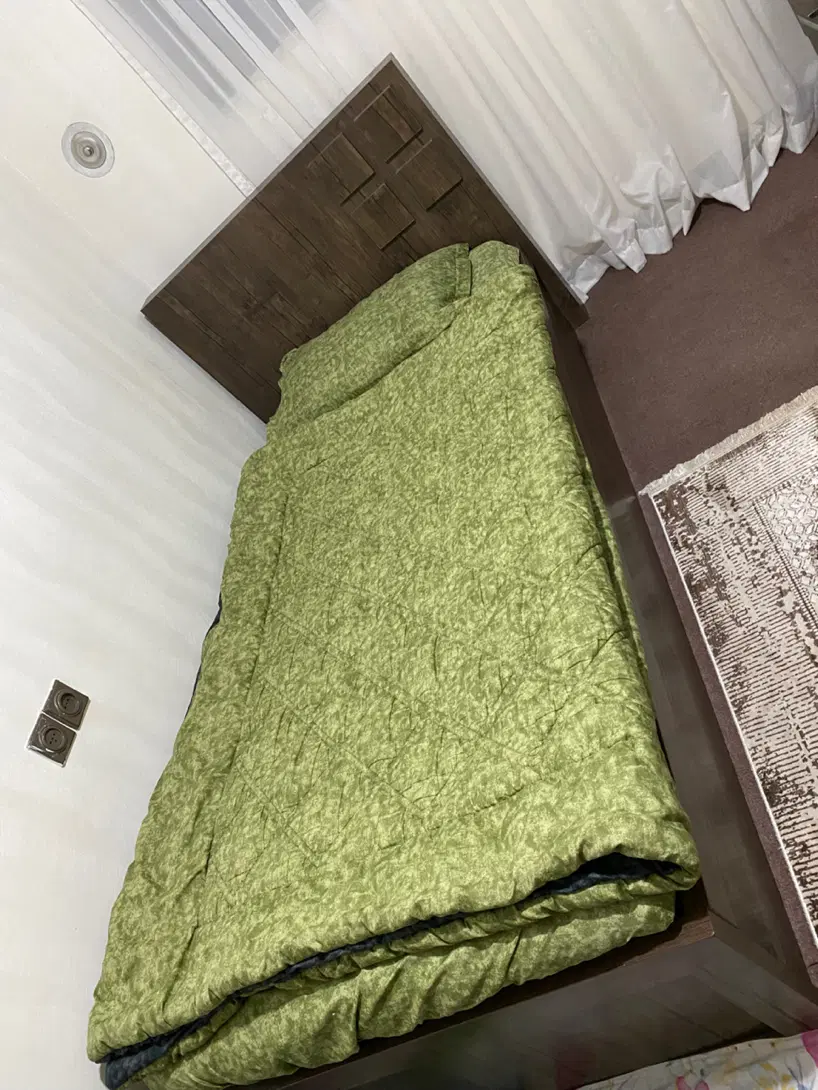 تخت|تخت و سرویس خواب|رشت, معلم|دیوار