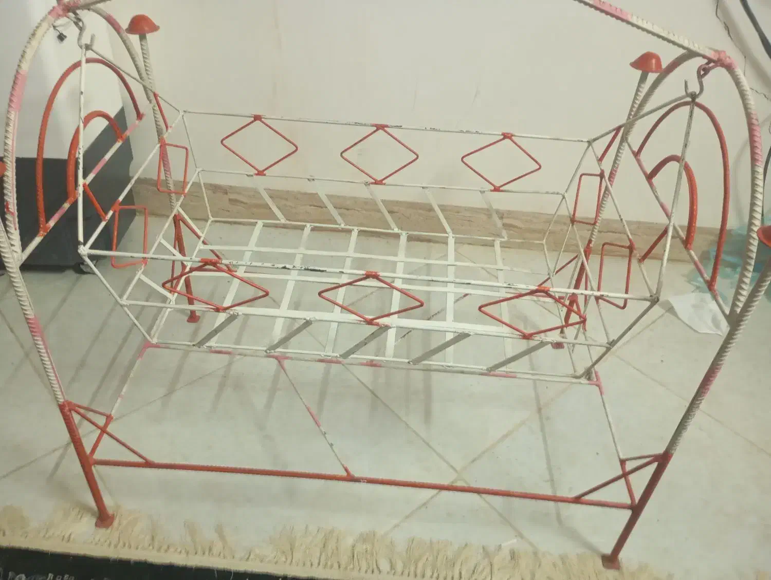 گهواره|تخت و صندلی بچه|زابل, |دیوار