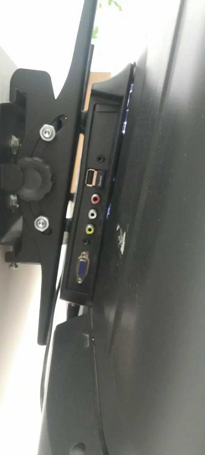 LED32|تلویزیون و پروژکتور|کرمان, |دیوار