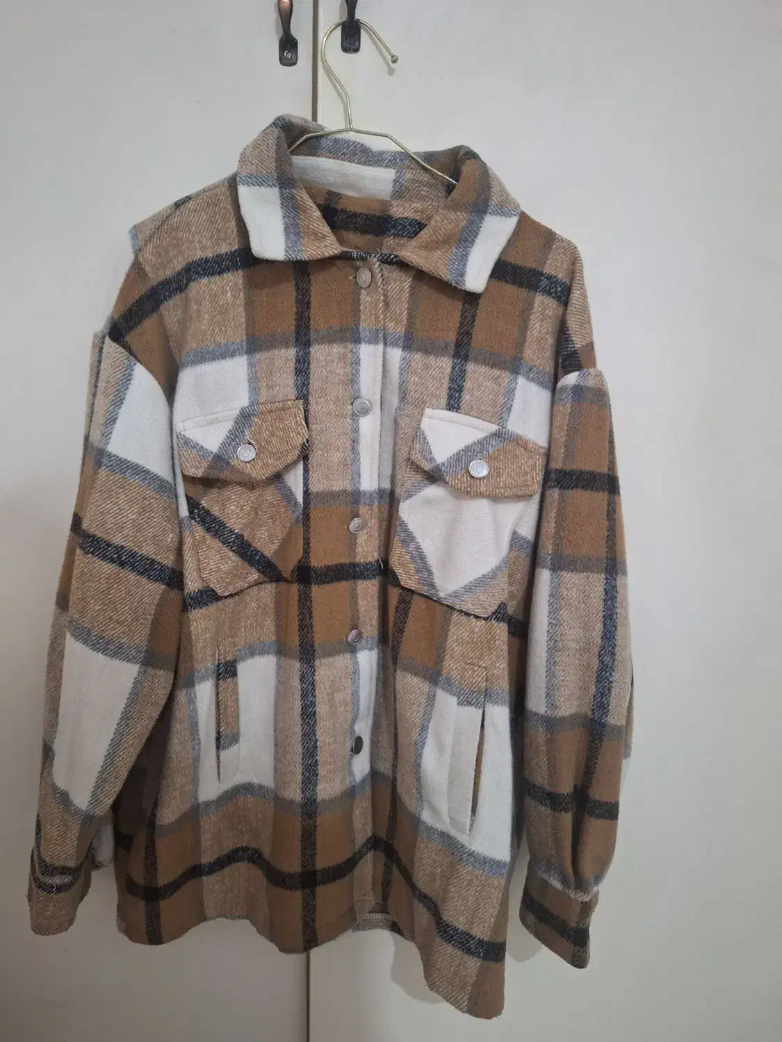 ست ورزشی|لباس|کرج, ساماندهی|دیوار