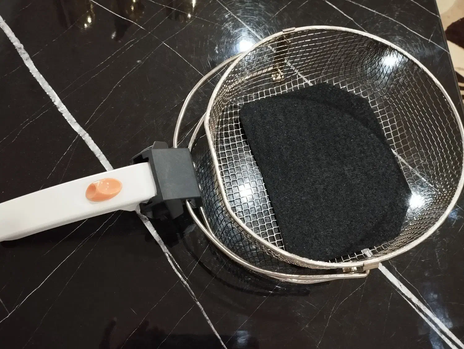 سرخ کن|خردکن، آسیاب، غذاساز|قم, باغ کرباسی|دیوار