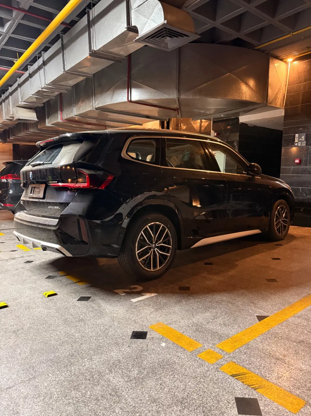 BMW ix1|خودرو سواری و وانت|تهران, درختی|دیوار