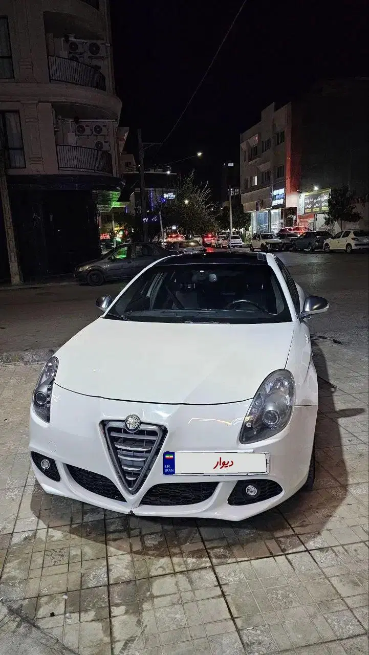 آلفارومئو جولیتا