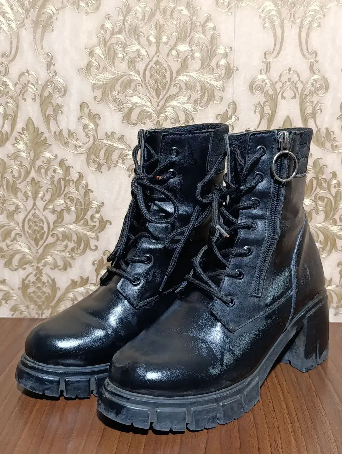 پوتین|کیف، کفش، کمربند|نسیم‌شهر, |دیوار