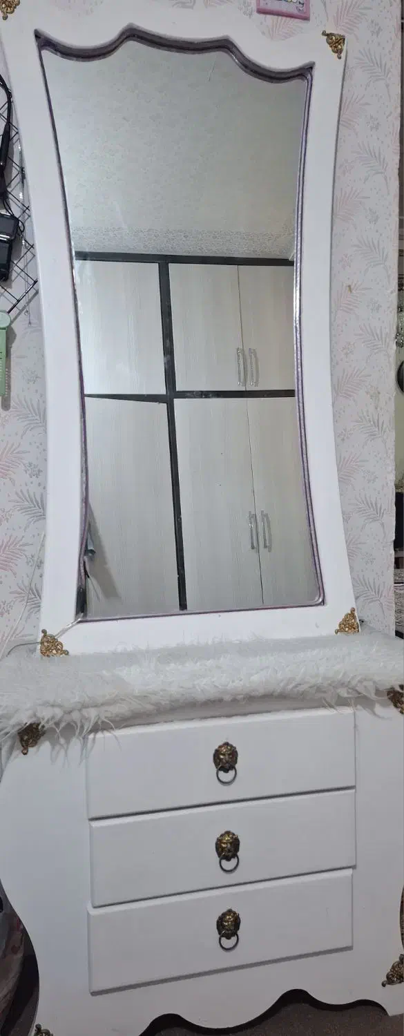 آینه کنسول|بوفه، ویترین، کنسول|صحنه, |دیوار