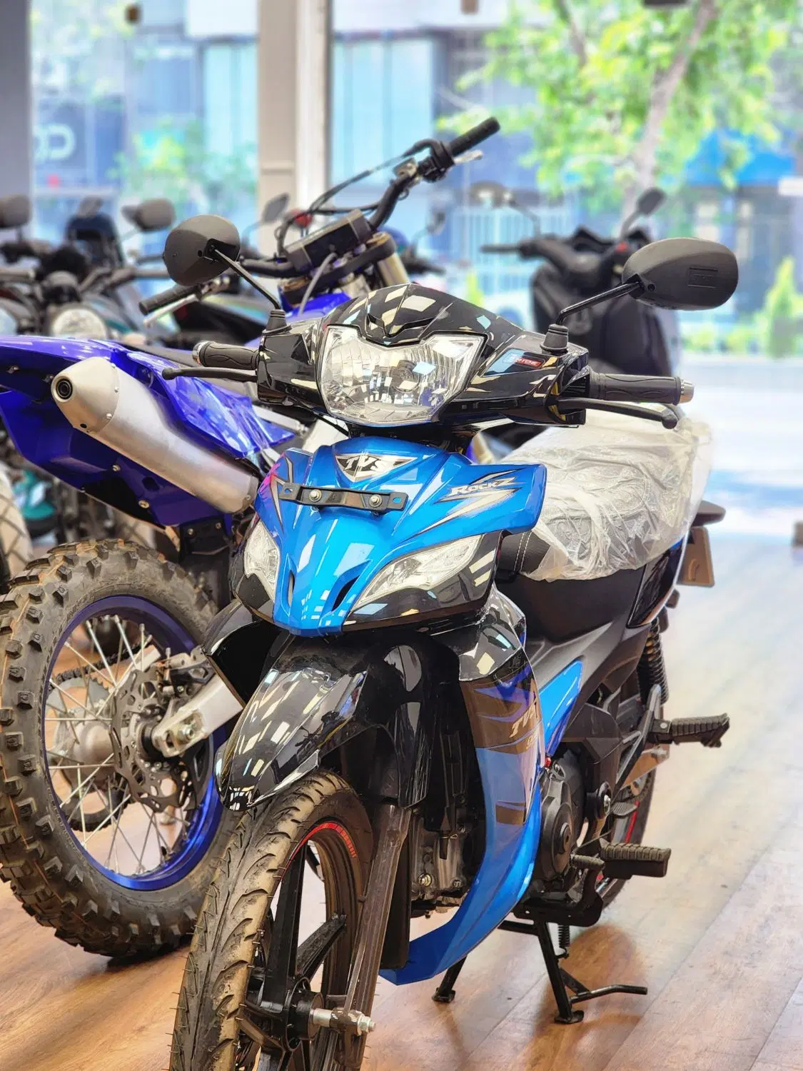 TVS Rockz 125|موتورسیکلت|تهران, فلسطین (میدان انقلاب)|دیوار