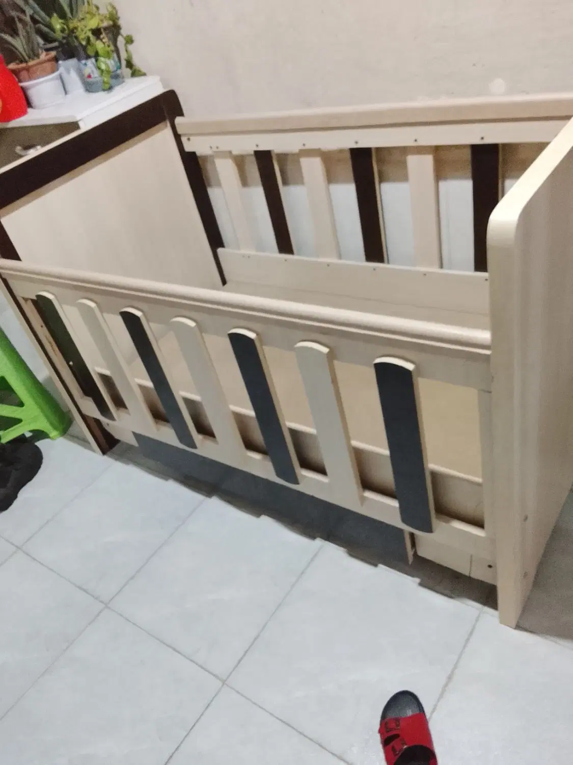 تخت|تخت و صندلی بچه|قیامدشت - خاورشهر, |دیوار