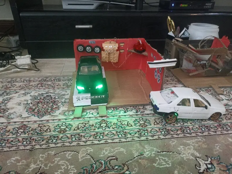 ماکت|اسباب‌بازی بچه|شاهین‌شهر, شهرک گلدیس|دیوار