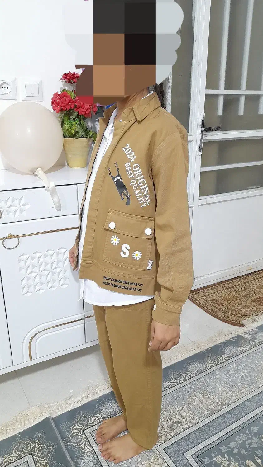 سه تیکه شیک|لباس|نیشابور, فضل|دیوار