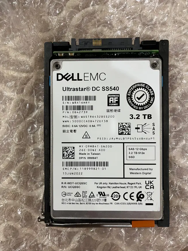 Dell EMC 3.2 SSD D4 sas flash|قطعات و لوازم جانبی رایانه|تهران, یوسف‌آباد|دیوار