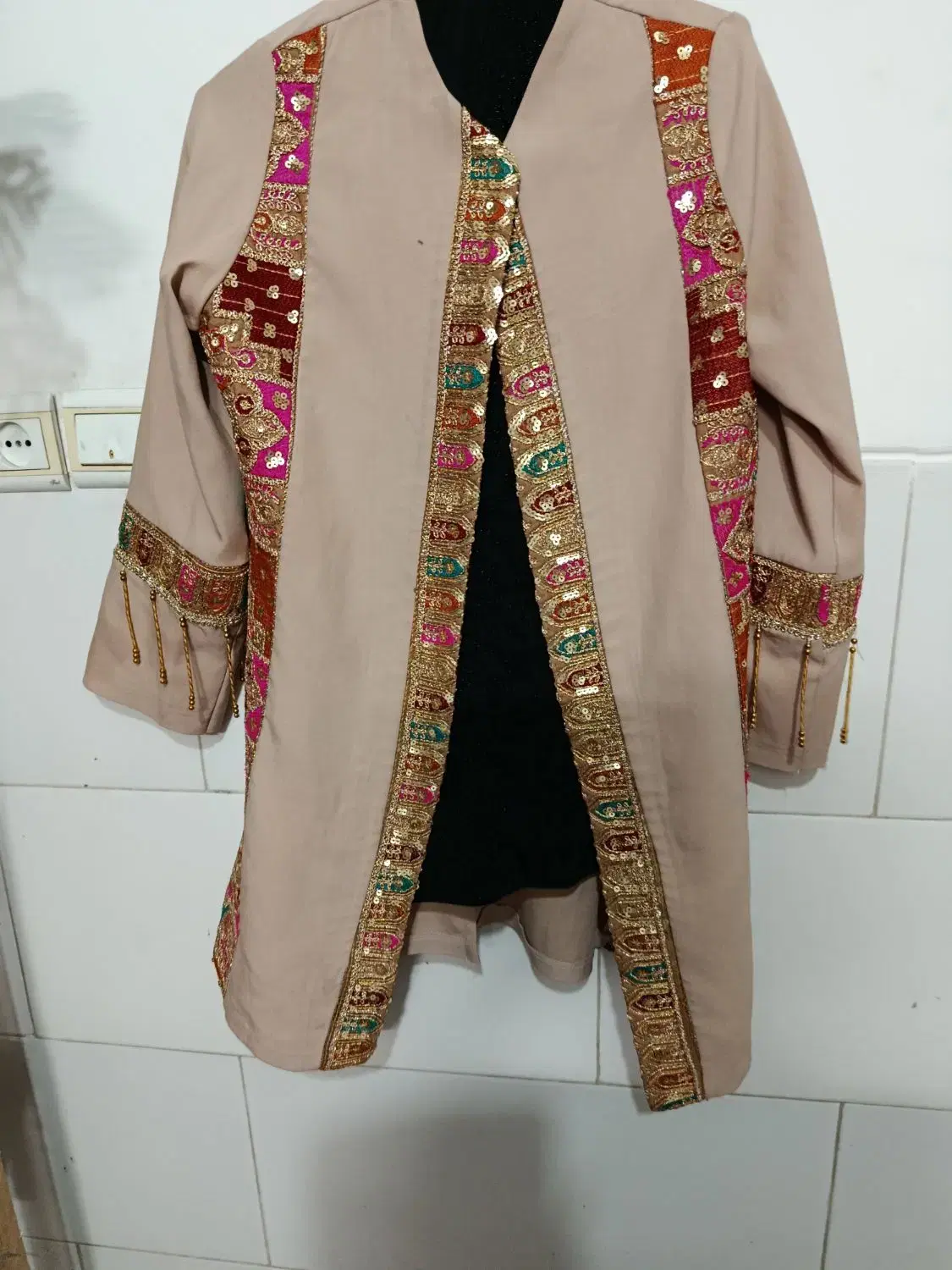 لباس|لباس|زارچ, |دیوار
