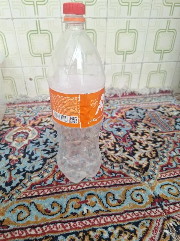 بطری|ظروف نگهدارنده، پلاستیکی، یک‌بارمصرف|قم, چهل درخت‎|دیوار