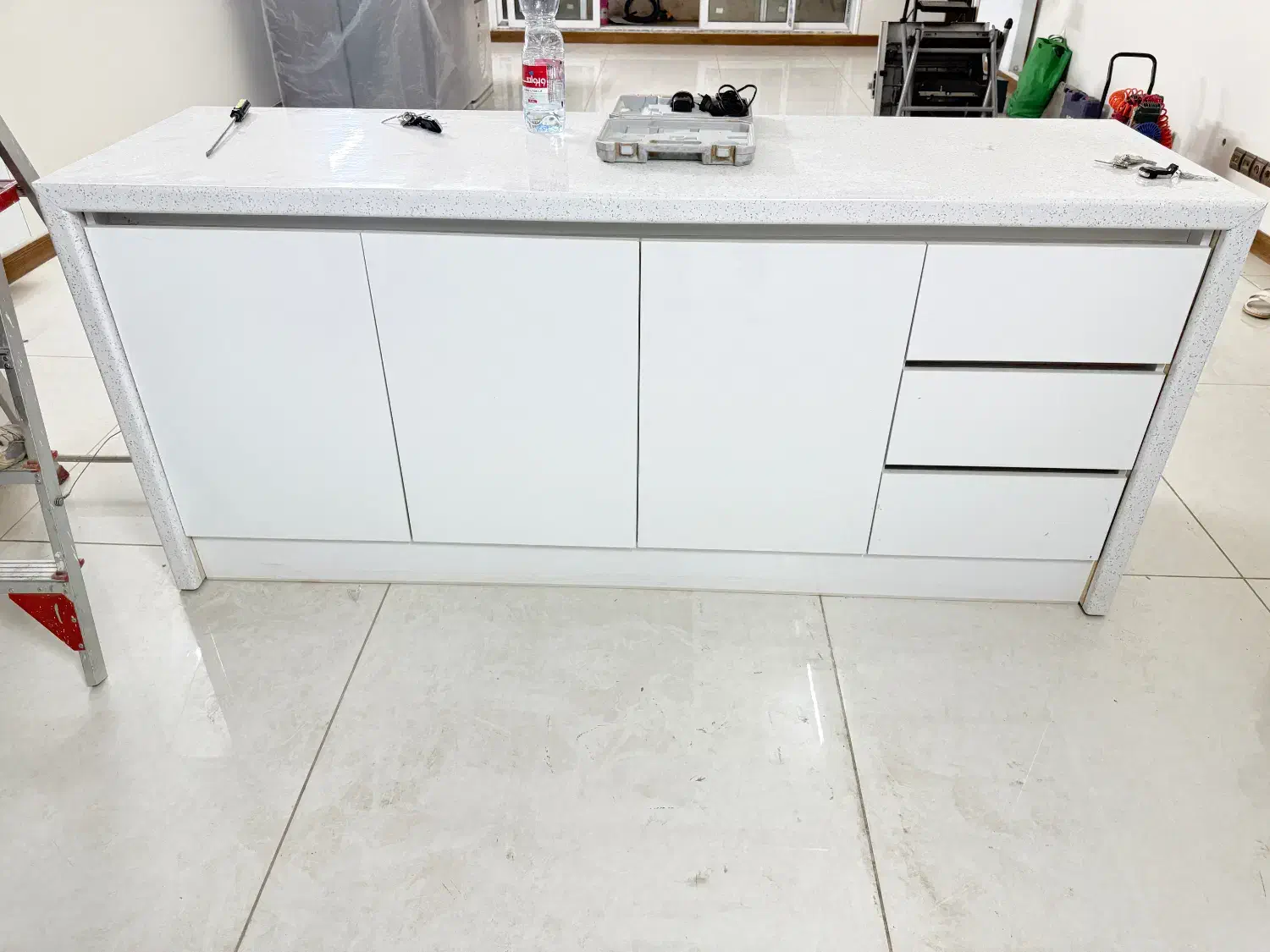 جزیره|میز و صندلی غذاخوری|اصفهان, برازنده|دیوار