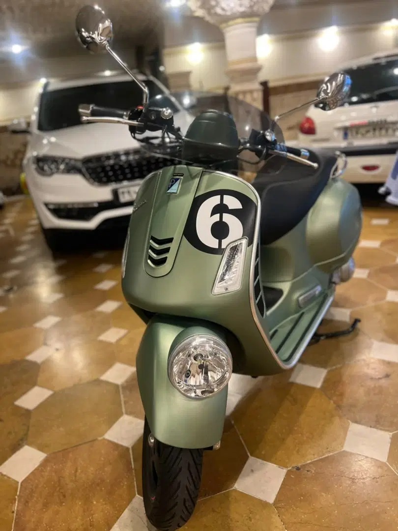 vespa|موتورسیکلت|تهران, نیروی هوایی (پیروزی)|دیوار