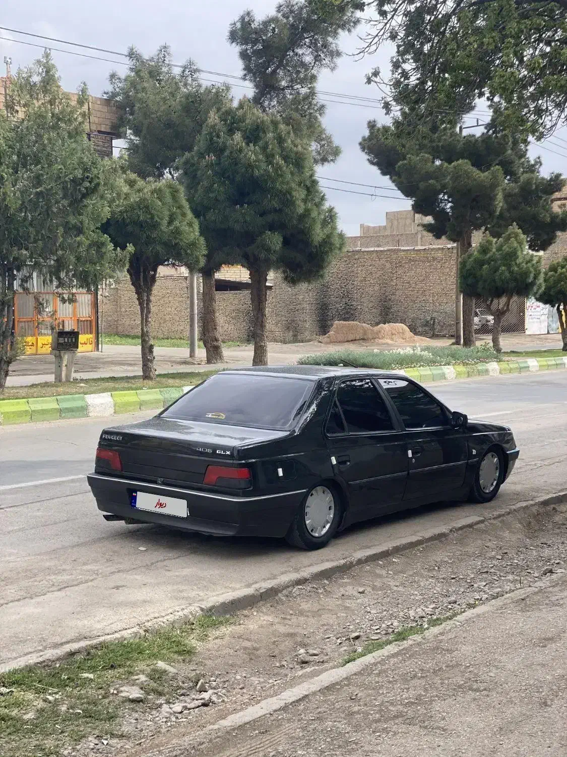 405 مدل 82|خودرو کلاسیک|اسفراین, |دیوار