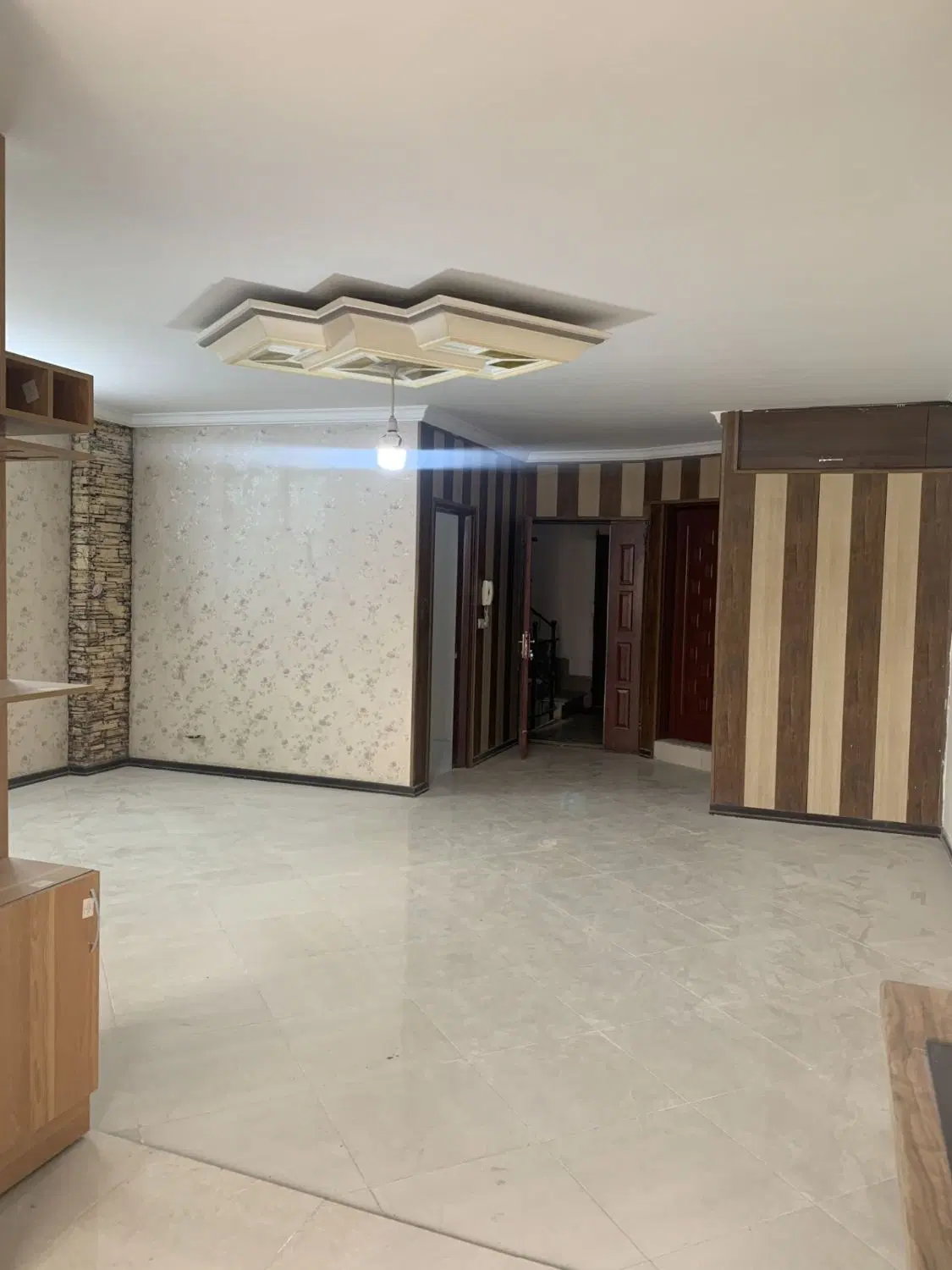 85مترط سوم پارکینگ اسانسوردوخواب درتوس33کشف نیلوفر - Więcej