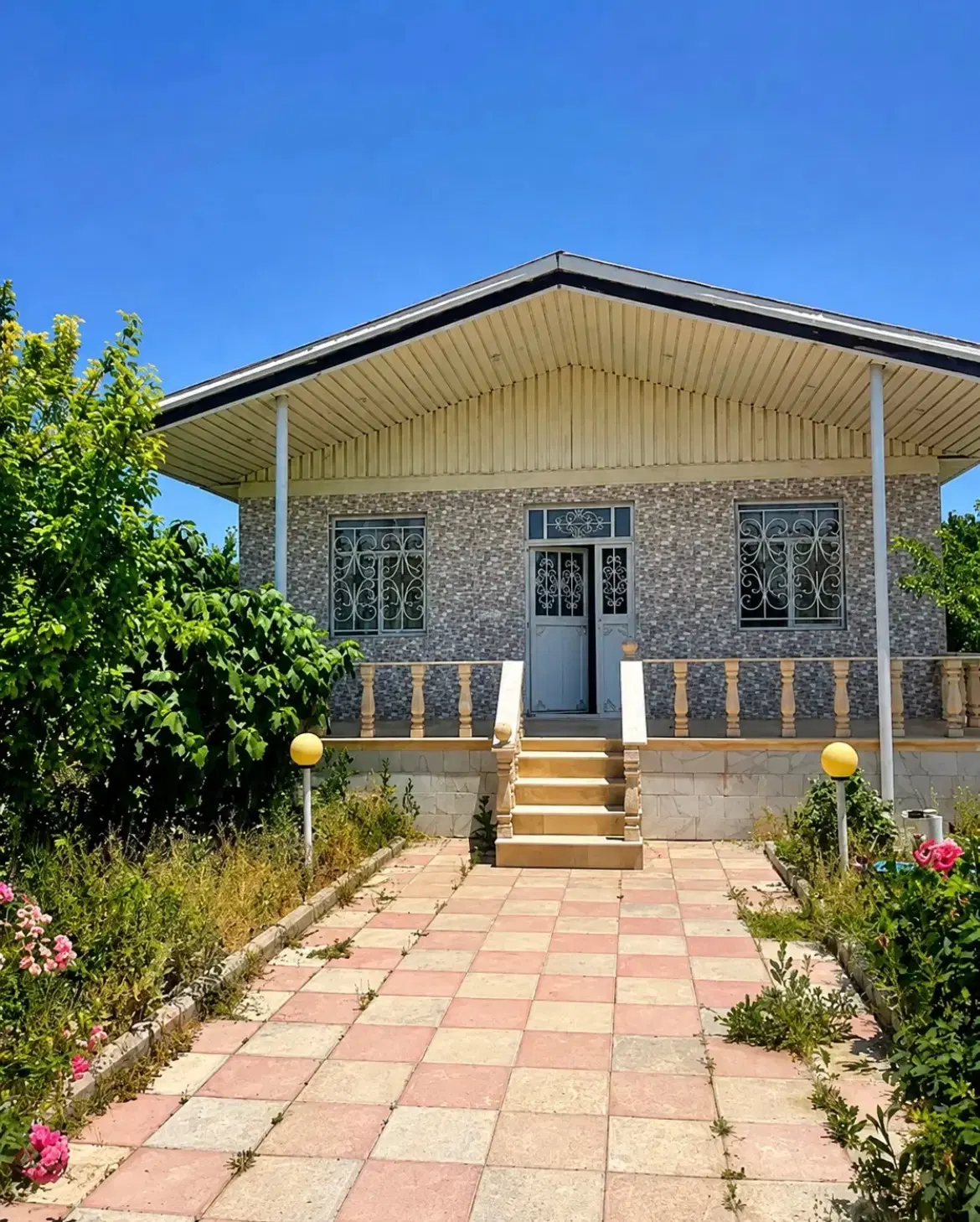 باغ ویلا « 300m + تک خواب »سهیلیه زعفرانیه - تصویر 1 از 5