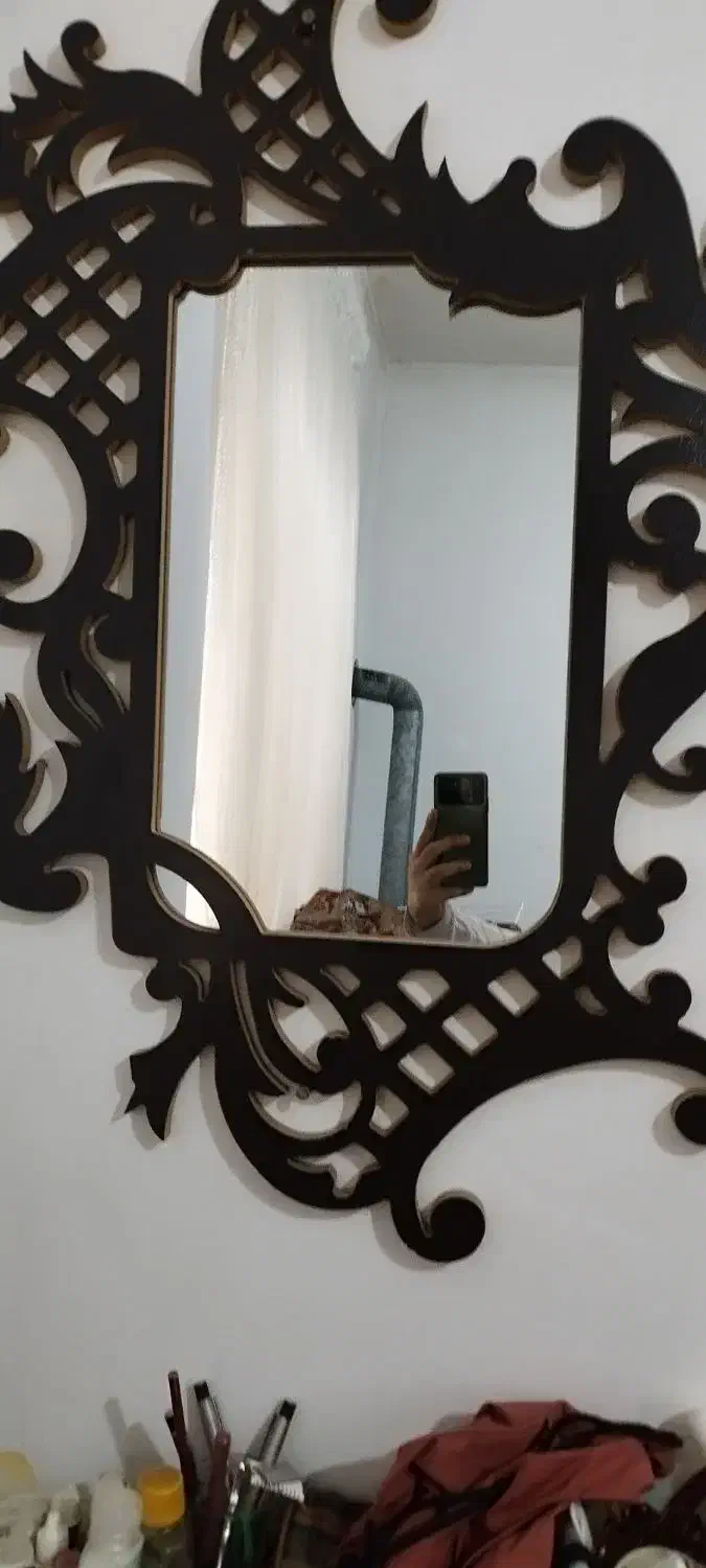 آینه و میز|آینه|رشت, کوی طالقانی|دیوار