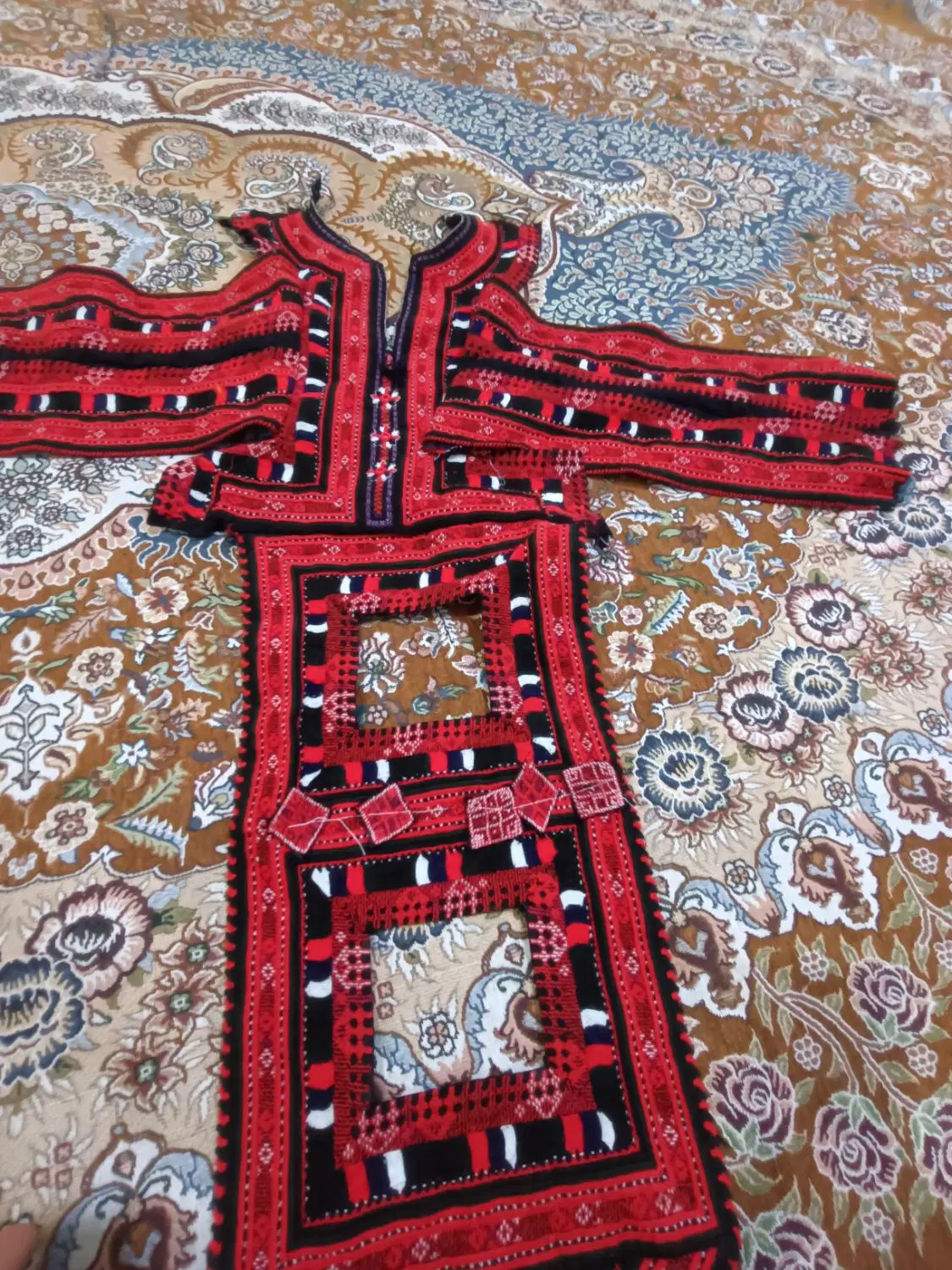زیحی|لباس|سراوان, |دیوار