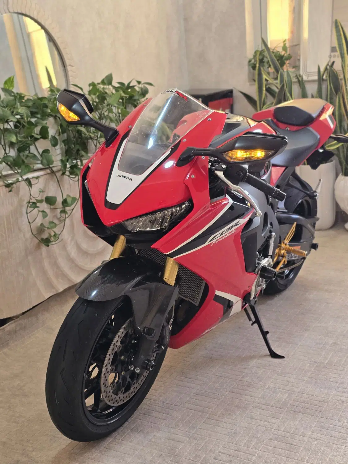 CBR1000|موتورسیکلت|تهران, هلال احمر|دیوار