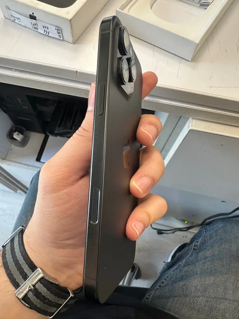 16 Pro max 256 black|موبایل|تهران, درختی|دیوار