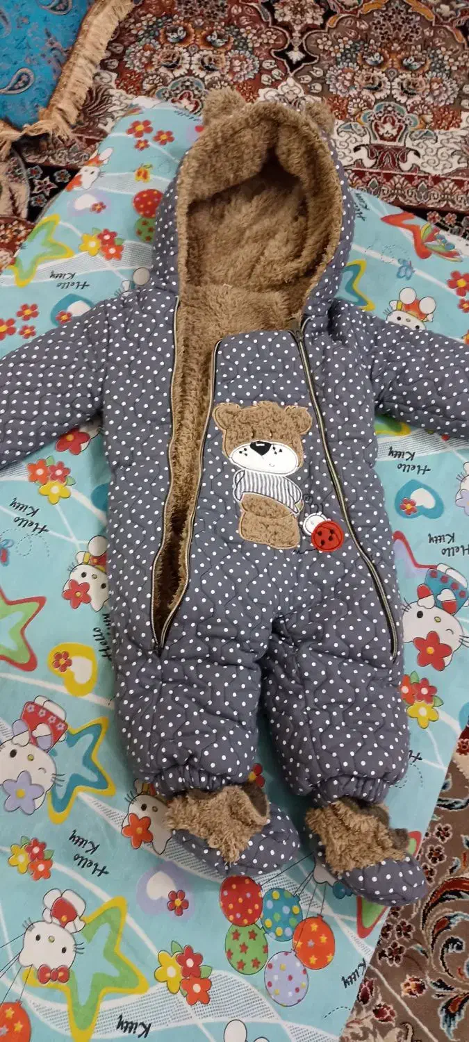 سرهمی|لباس|قم, وادی السلام|دیوار