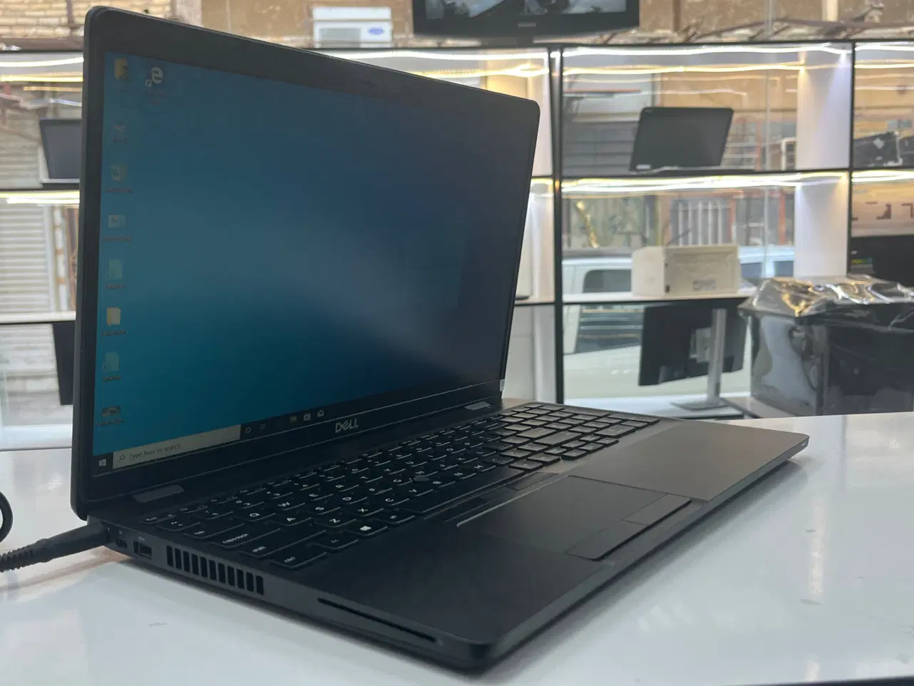 لپتاپ dell i7 نسل 8 (رادگستر شعبه کفیشه )|رایانه همراه|آبادان, |دیوار