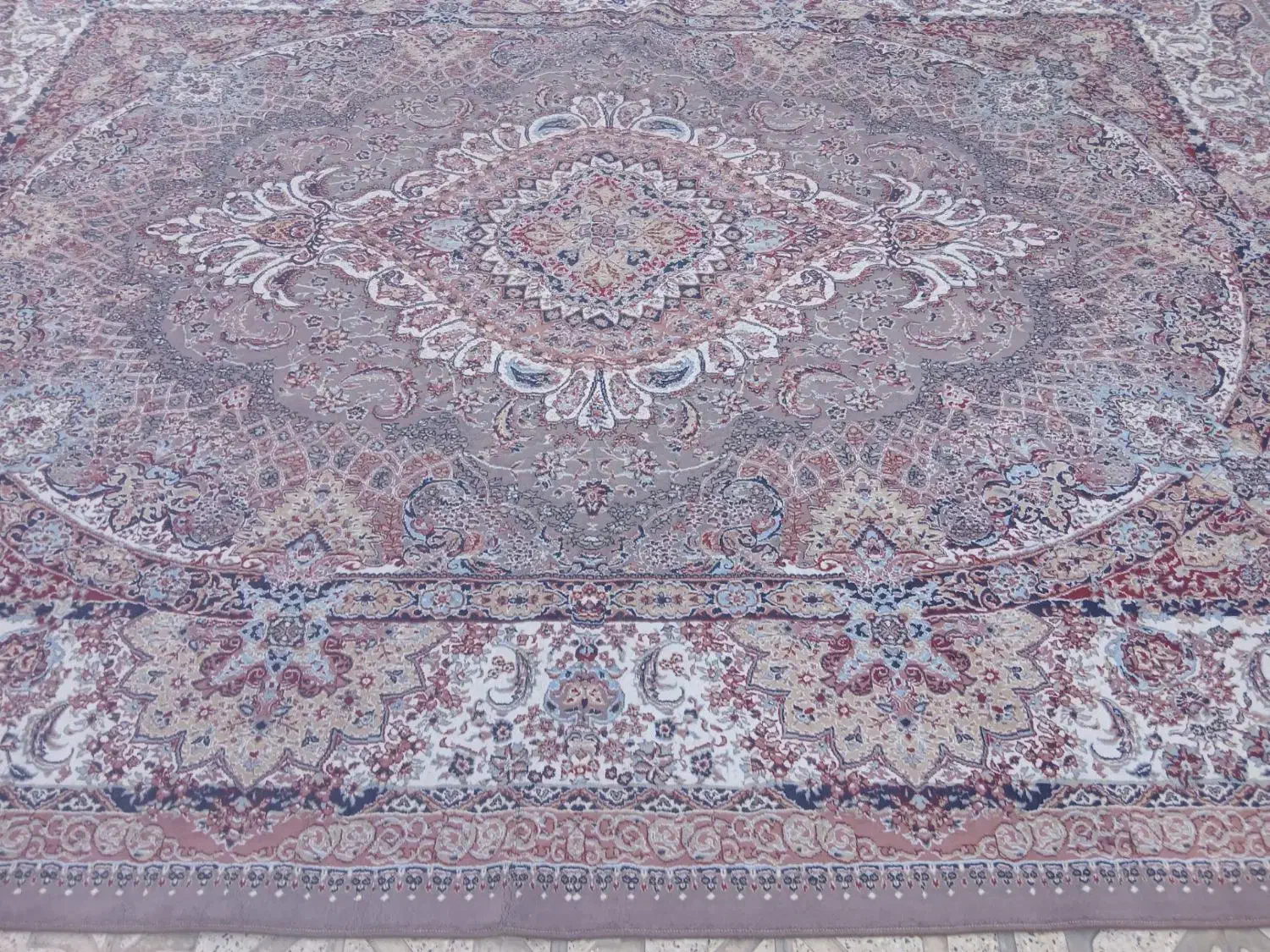 یک عدد۱۲متری|فرش|مشهد, مصلی (کارمندان اول)|دیوار