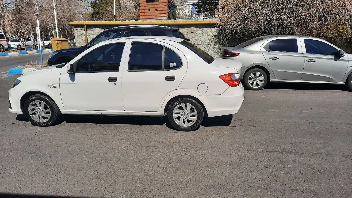 ساینا ۴۰۲|خودرو سواری و وانت|تهران, شهرک آزمایش|دیوار