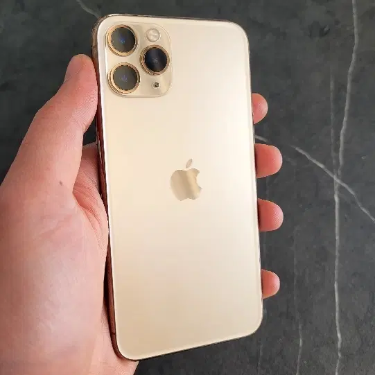 11pro gold 64gig|موبایل|اصفهان, ملک‌شهر|دیوار