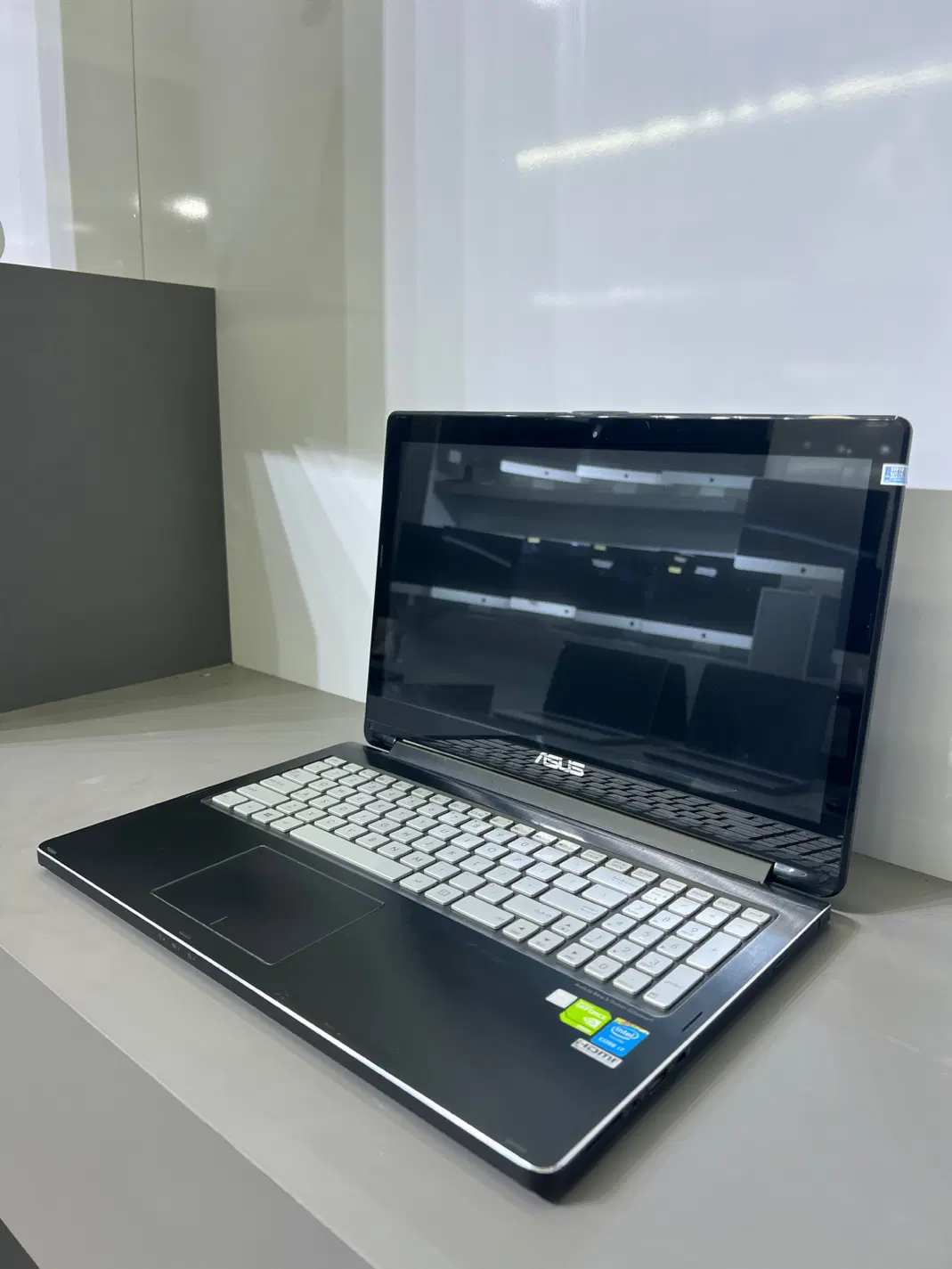 Asus Q551L|رایانه همراه|بندر گناوه, |دیوار
