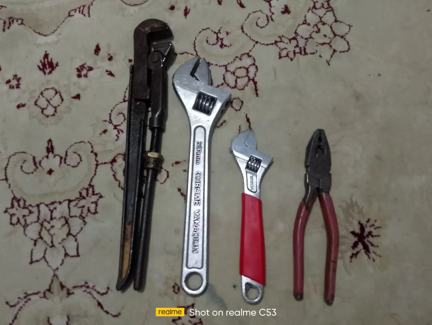 آچار|ابزارآلات|گلبهار, شهر جدید گلبهار|دیوار