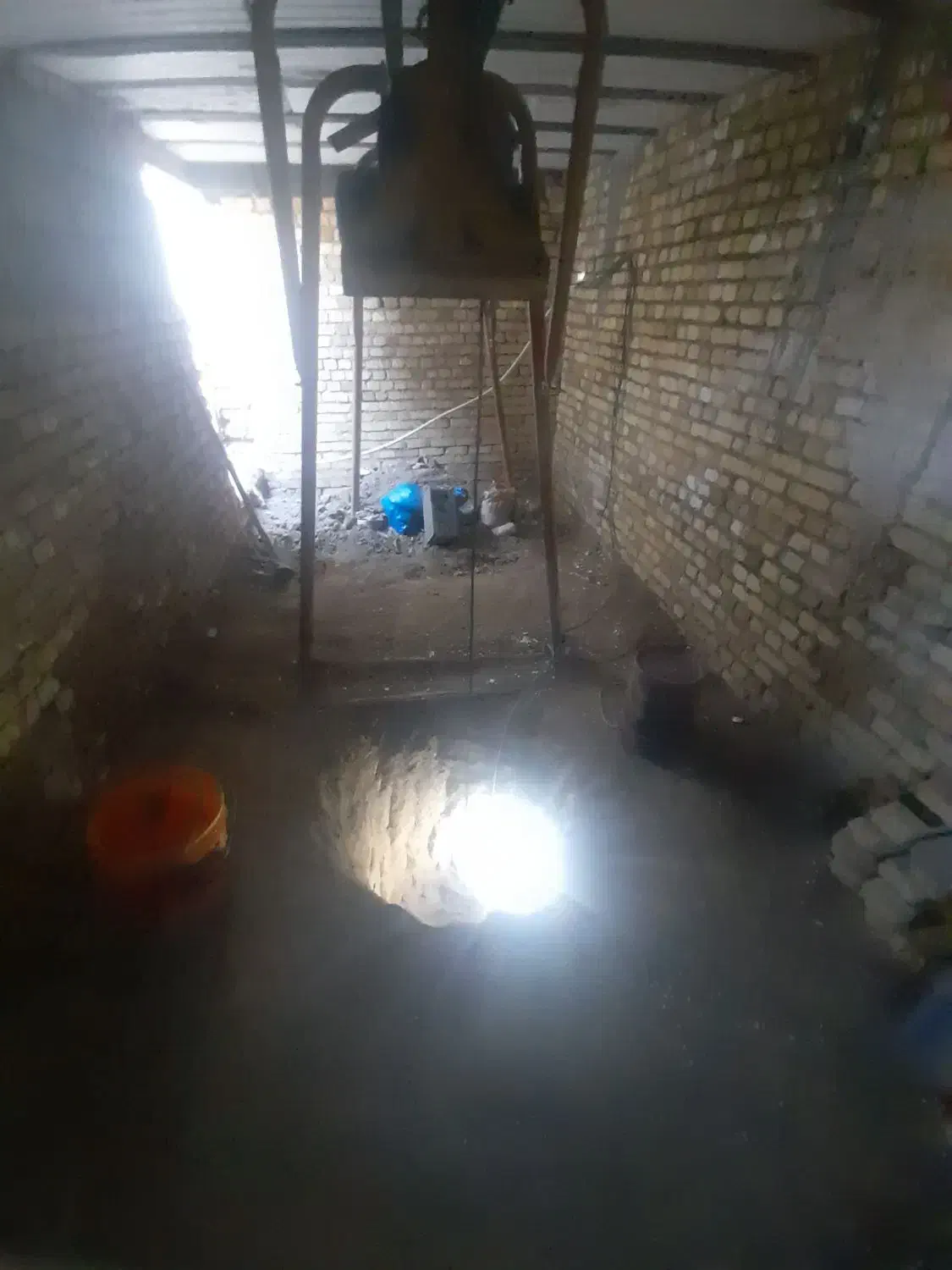 کندن‌چاه‌|خدمات پیشه و مهارت|ملایر, |دیوار