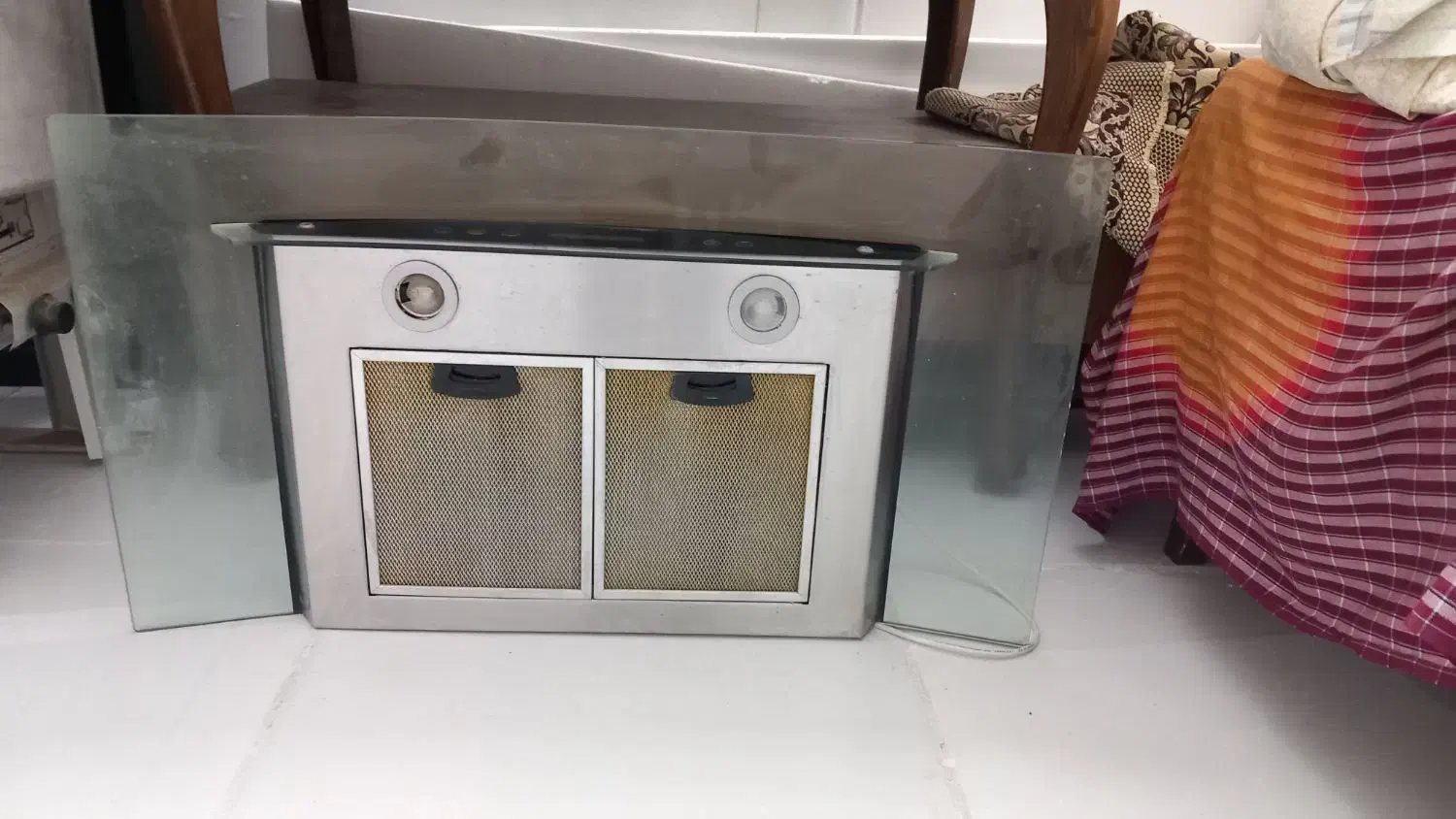 هود بیمکث|هود|مشهد, شهید قربانی|دیوار