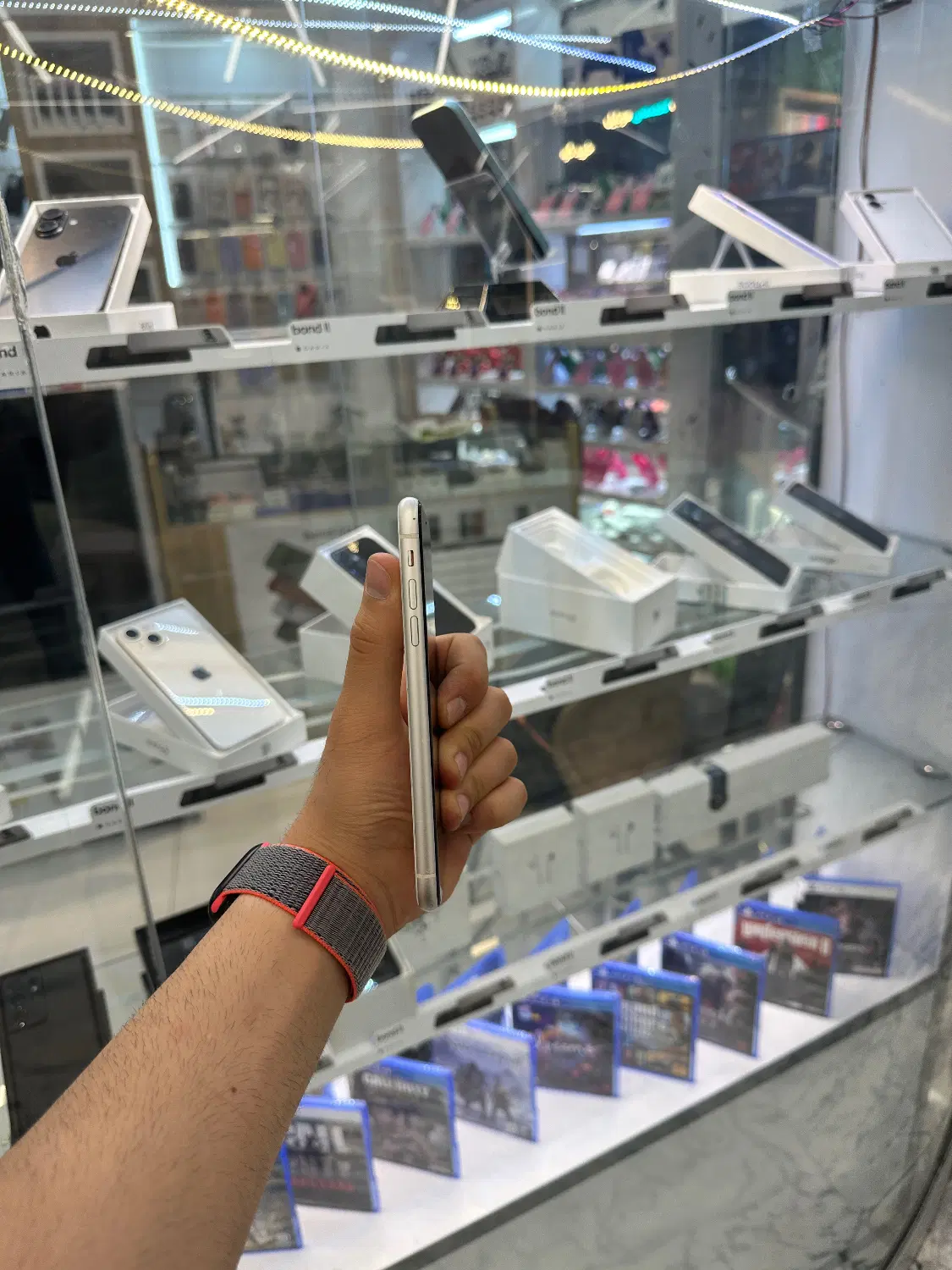 iPhone 11|موبایل|تهران, صادقیه|دیوار