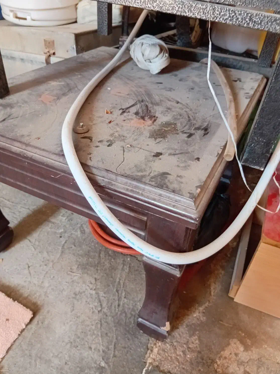 میز|میز تحریر و کامپیوتر|چغادک, |دیوار