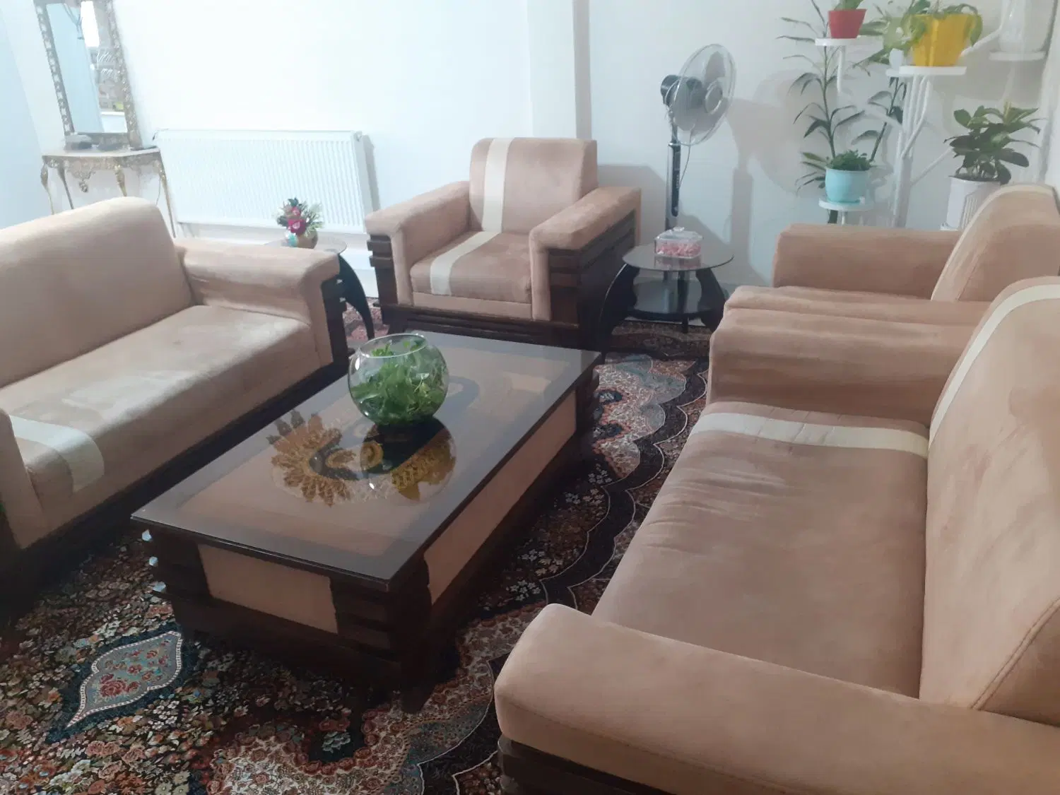 مبل|مبلمان خانگی و میز عسلی|بومهن, |دیوار