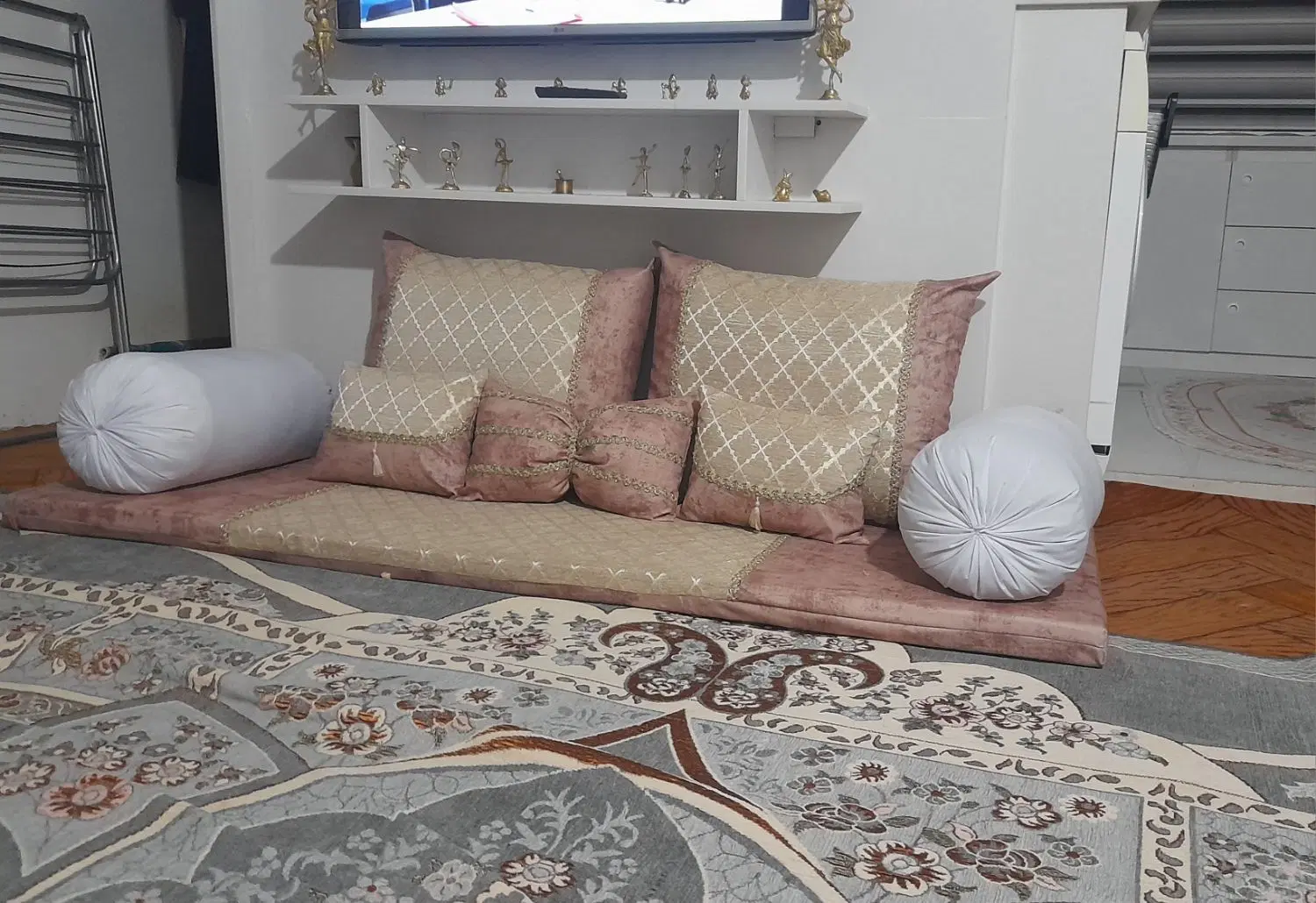 شاه نشین|پشتی|همدان, |دیوار