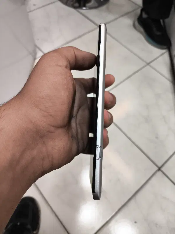 LG v20|موبایل|شیراز, گود عربان|دیوار
