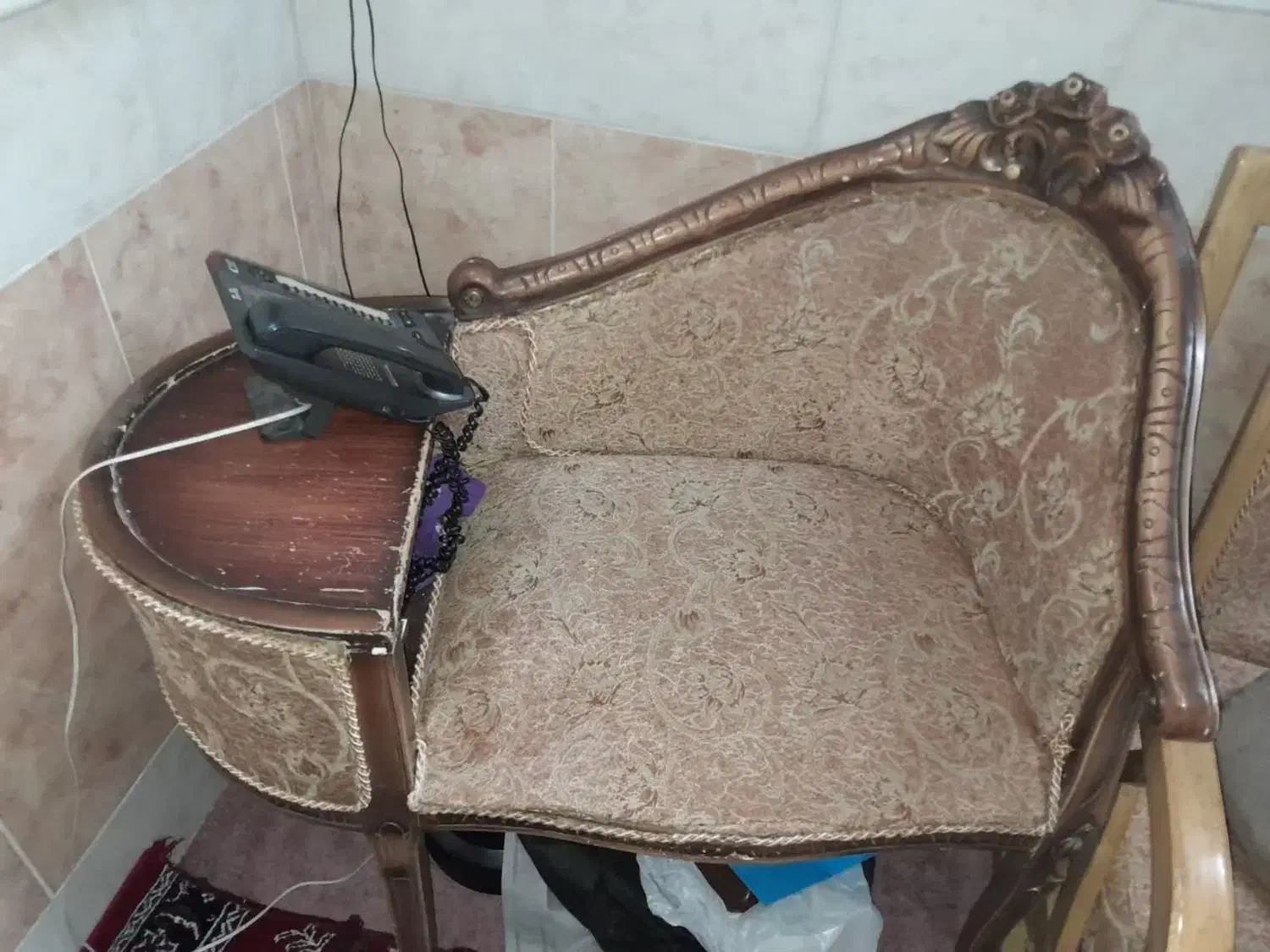 میز تلفن|میز تلفن|قم, بنیاد|دیوار