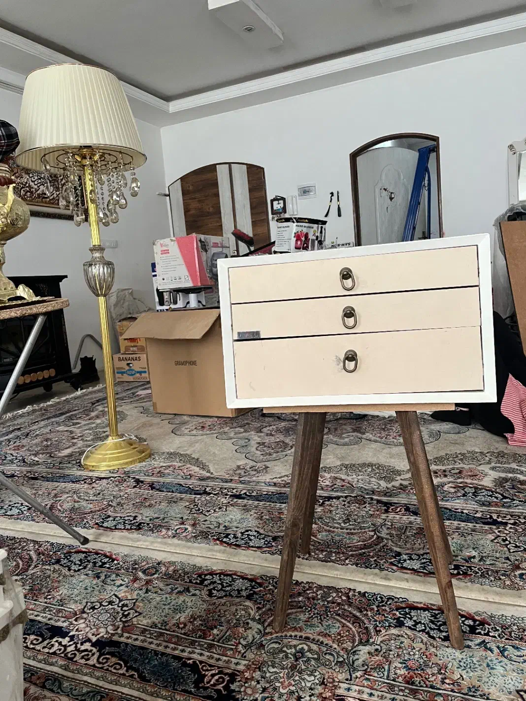 پایه قاشق|آبچکان و نظمدهنده ظروف|گلبهار, شهر جدید گلبهار|دیوار