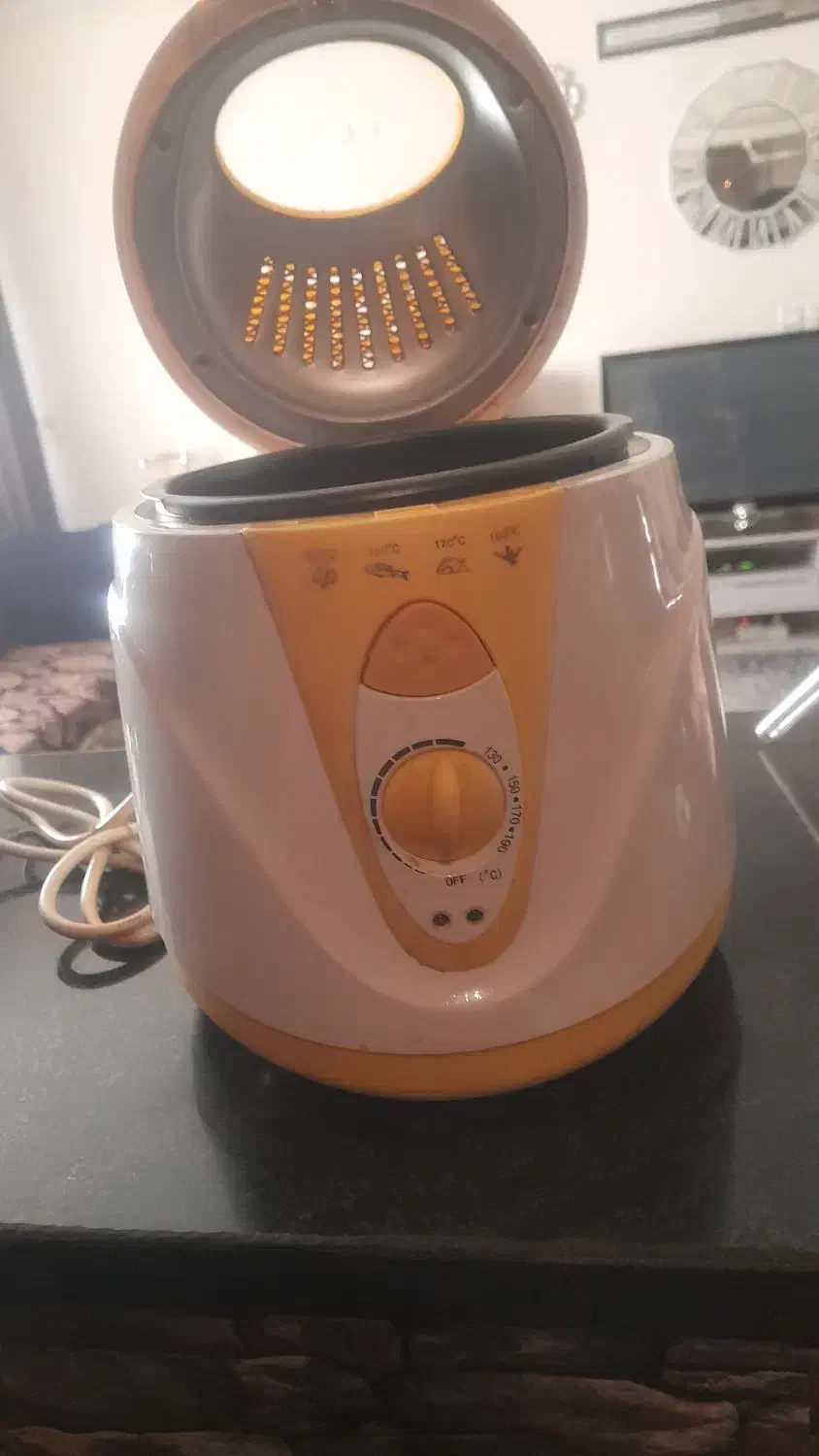 سرخ کن|ظروف پخت‌وپز|فردیس, نگارستان|دیوار