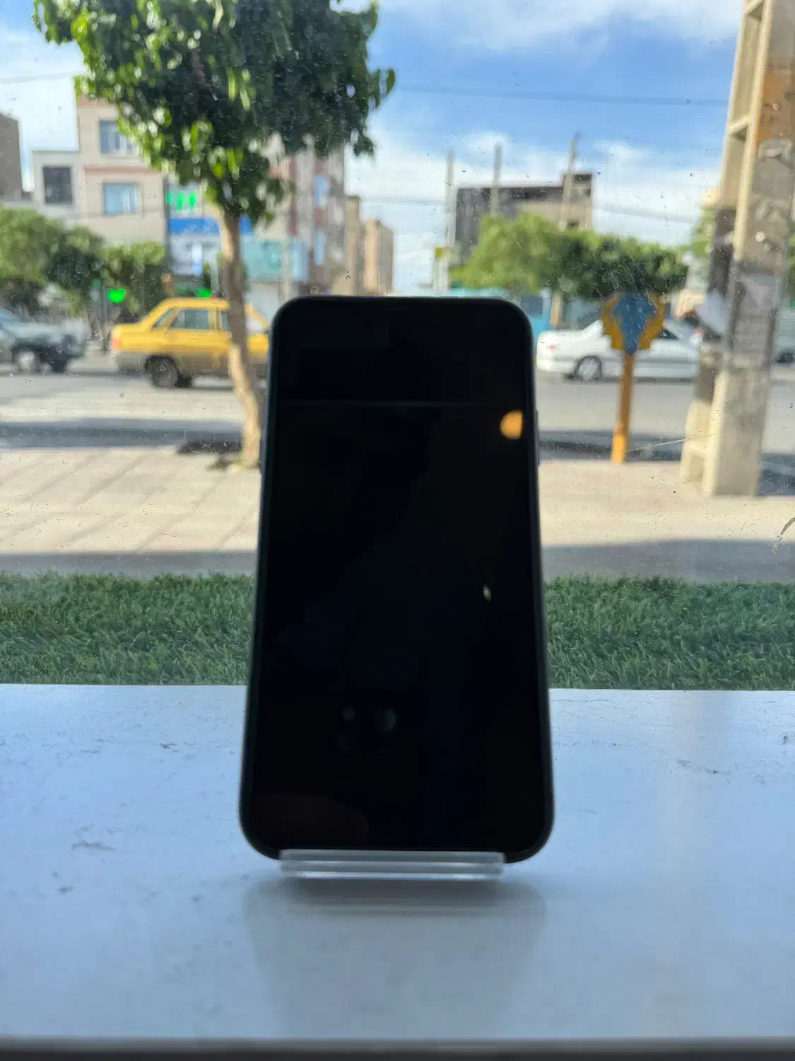 iphone 11normal lla|موبایل|صفادشت, |دیوار