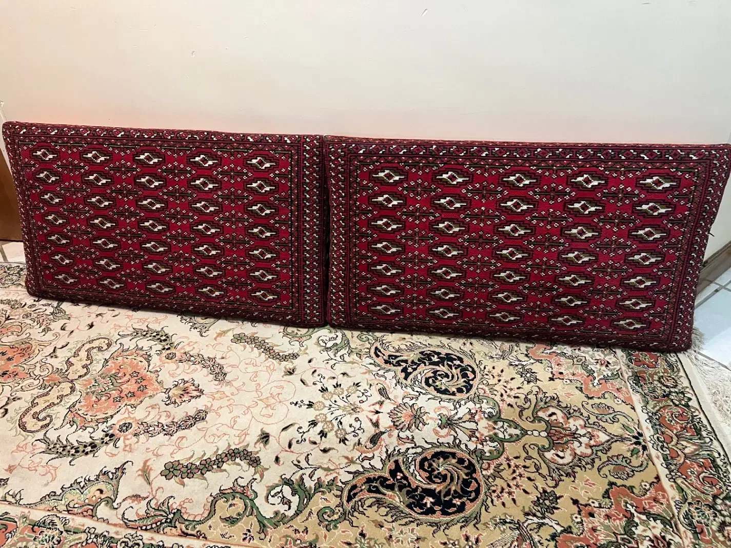 پشتی ترکمن|پشتی|شیراز, سینما سعدی|دیوار