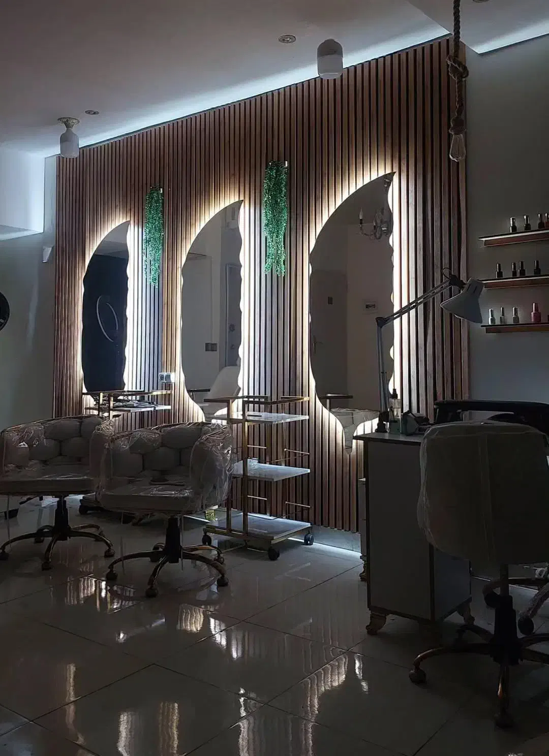 استخدام نیرو سالن زیبایی|استخدام درمانی، زیبایی، بهداشتی|خرم‌آباد, |دیوار