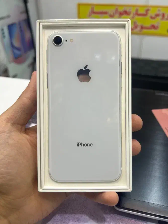 iPhone SE 2020|موبایل|تهران, نازی‌آباد|دیوار