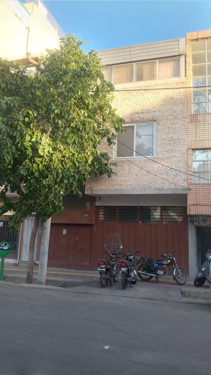 فروش خانه مسکونی اپارتمانی در خیابان حسین آباد, اصفهان