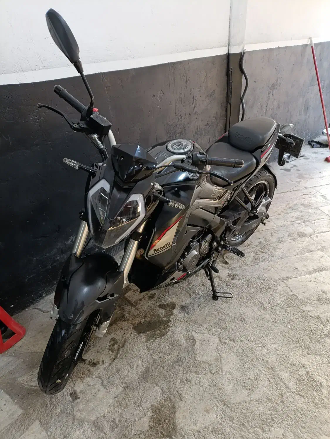 بنلی|موتورسیکلت|قدس, شهر‌قدس|دیوار