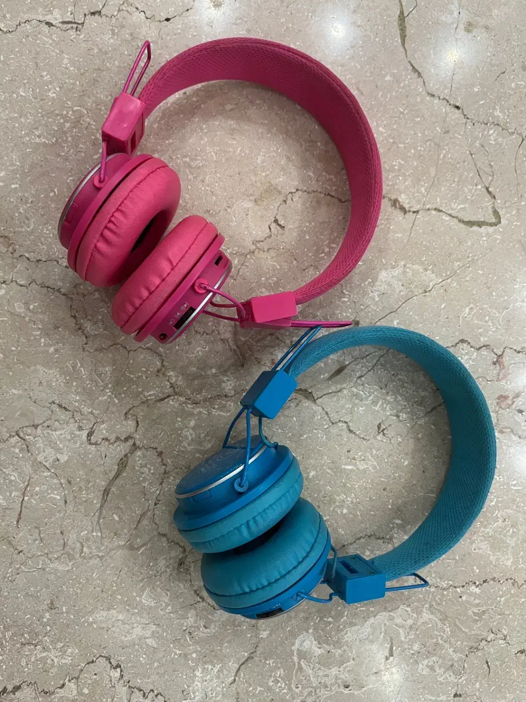 هدفون|پخشکننده همراه|فردیس, فردیس|دیوار